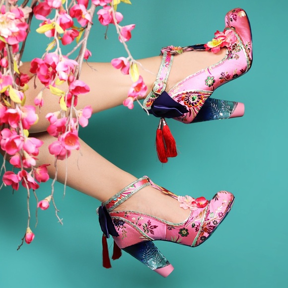 ISO! Irregular Choice Blossom Bunny heels. Pink or Black. Size 41 - Picture 3 of 3